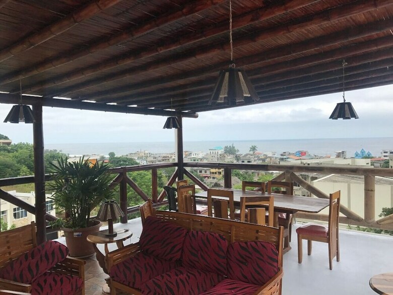 Villa The Heights In Montanita