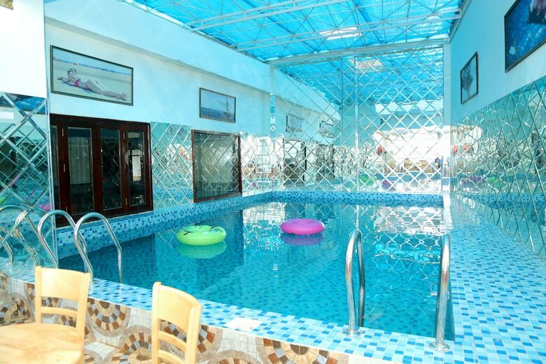 Aec Hotel Ban Me