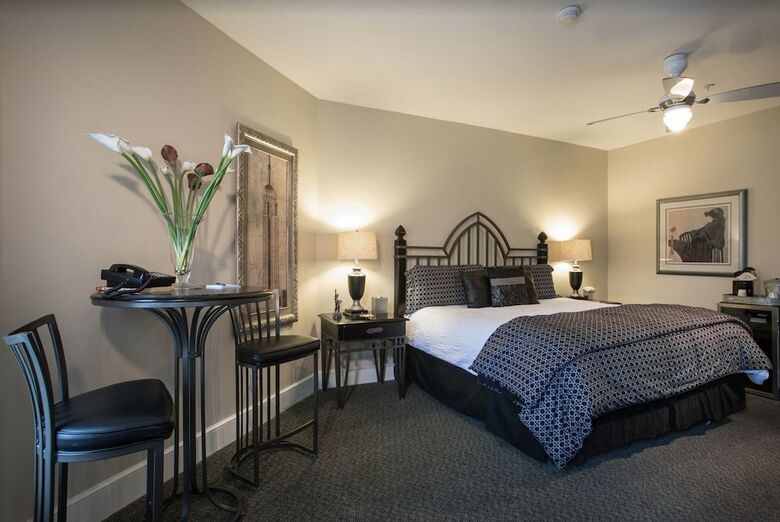 Gruene River Hotel & Retreat