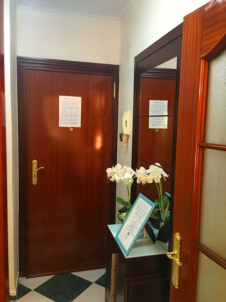 Apartamentos Sky Sea Holidays Malaga Ave