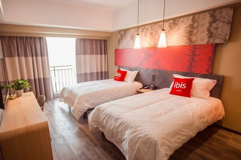 Ibis Weihai Oriental New Ground  Hotel