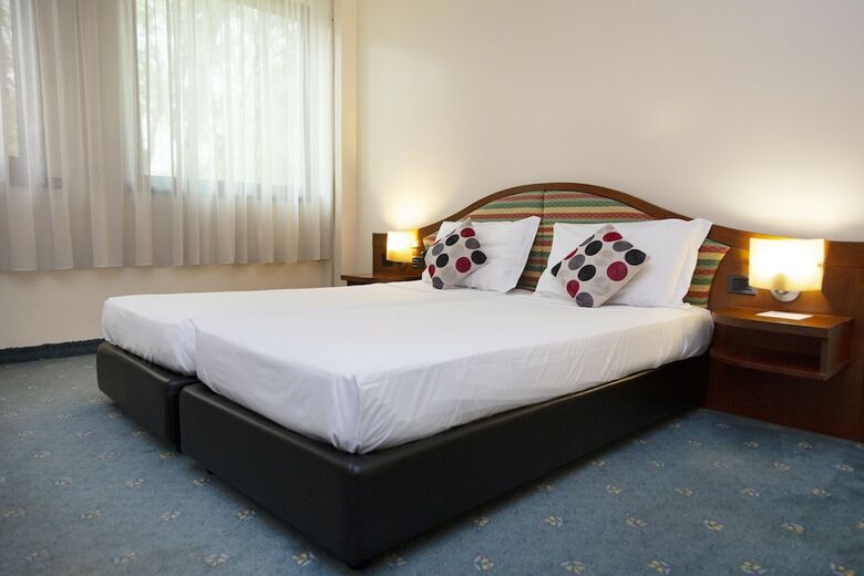 Ih Hotels Milano Blu Visconti