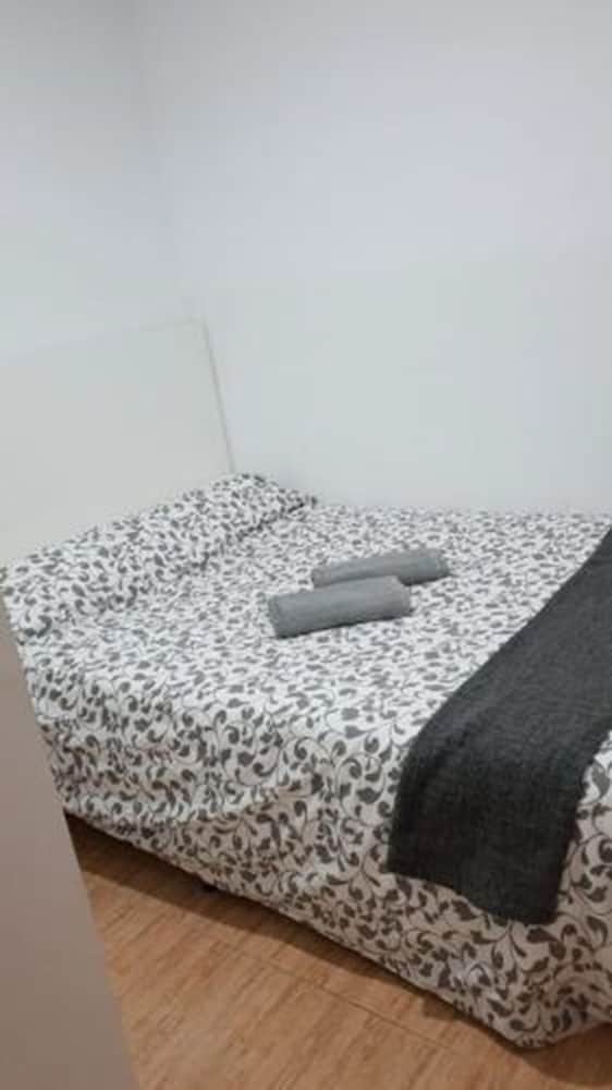 Hostal Village Navalcarnero Rooms