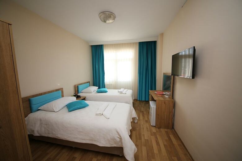 Germia Uni Hotel