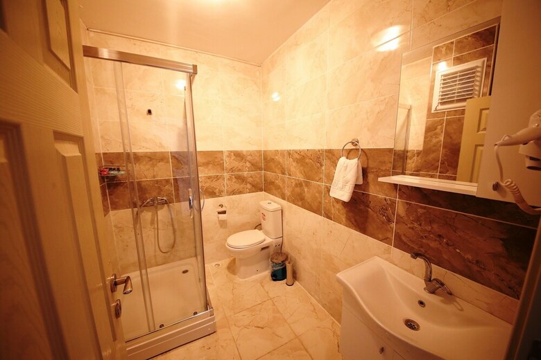 Germia Uni Hotel