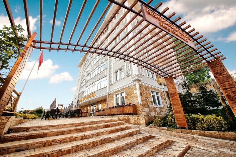 Germia Uni Hotel