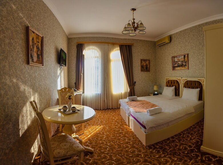 Iva Old City Hotel