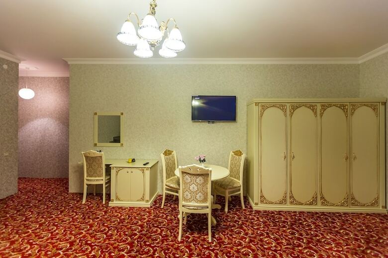 Iva Old City Hotel