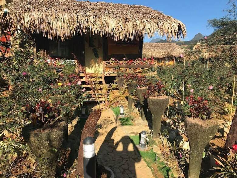 Hotel Homestay Vuon Hong Co