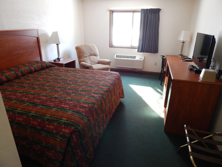 Motel Carrington Inn & Suites