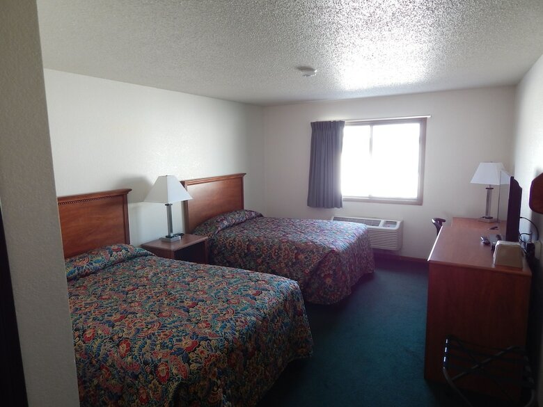 Motel Carrington Inn & Suites
