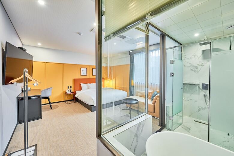 Brown Dot Hotel Songjeong