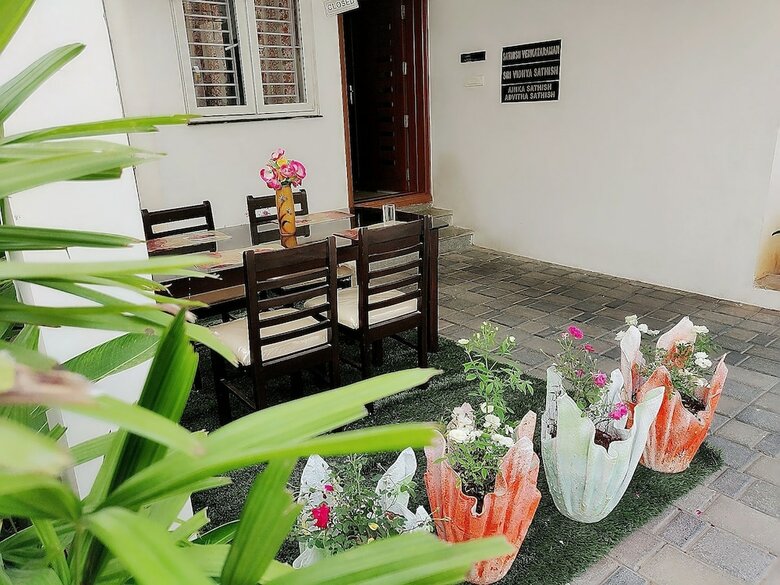 Villa Swarna Sudarshan Service Apartments