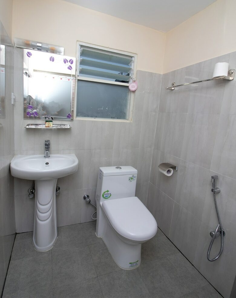 Oyo 249 Hotel Royal Image