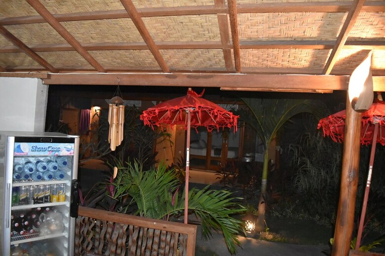 Hostal Menjangan Homestay