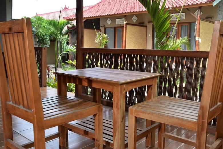 Hostal Menjangan Homestay