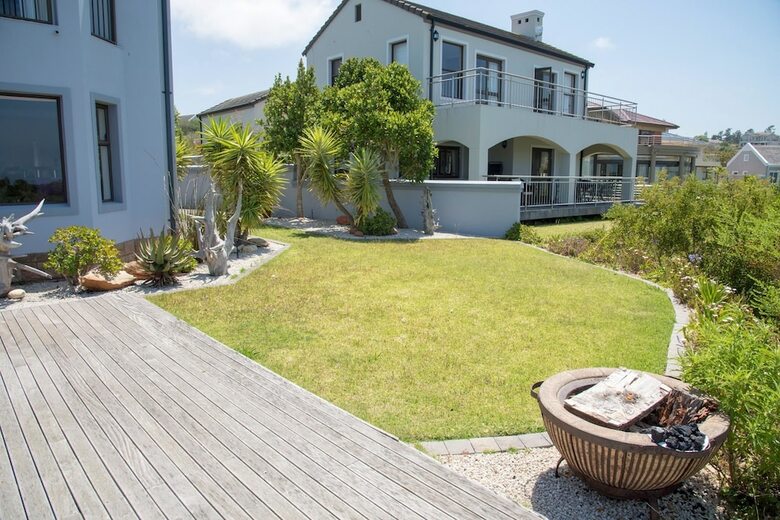 Villa 12 Dunnage
