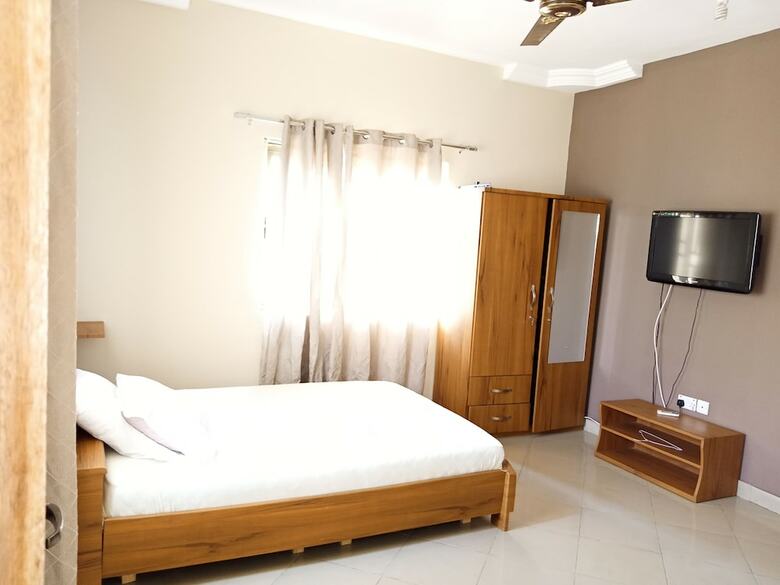 Aparthotel Ronna Apartments At Lakeside Estates
