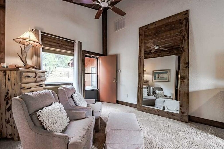 High Loop - Five Bedroom Cabin With Hot Tub