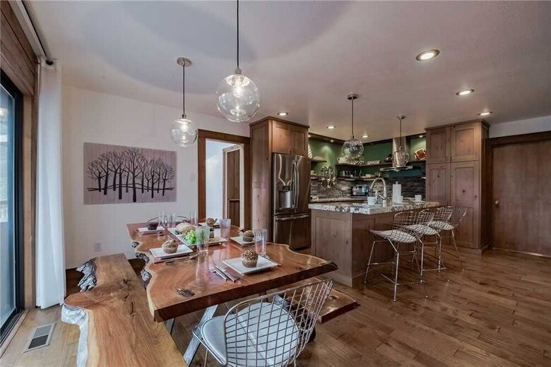 High Loop - Five Bedroom Cabin With Hot Tub