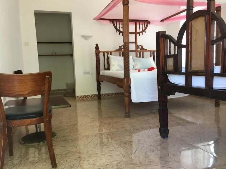 Hotel White Blue Bungalows