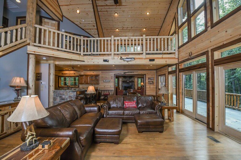 Cabana Hemlock Hideaway 6 Bedroom House