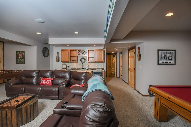 Cabana Hemlock Hideaway 6 Bedroom House
