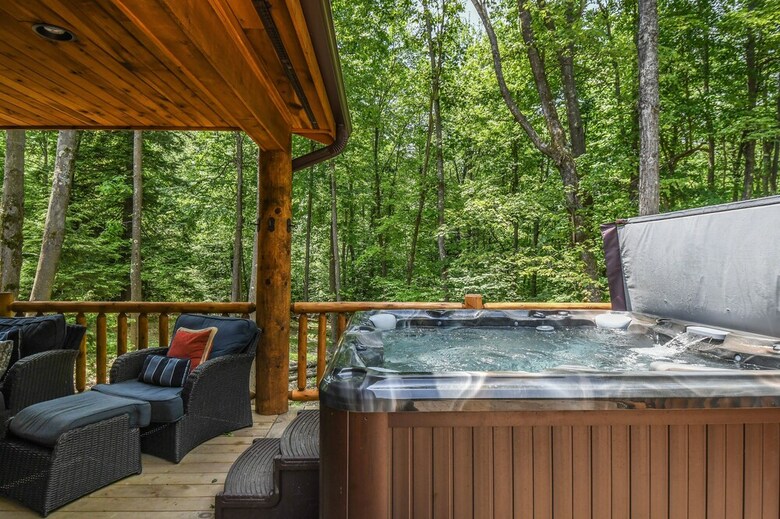 Cabana Hemlock Hideaway 6 Bedroom House