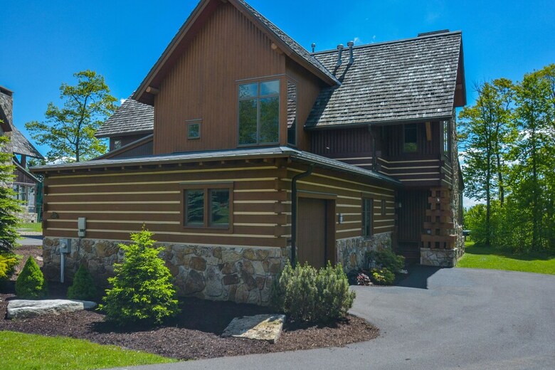 Kendall Camp Get-a-way 4 Bedroom Townhome