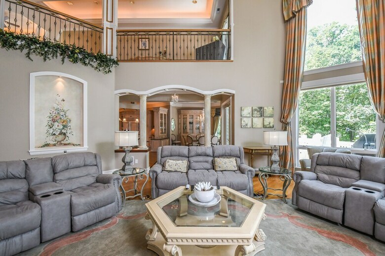 Preston On The Lake 5 Bedroom House
