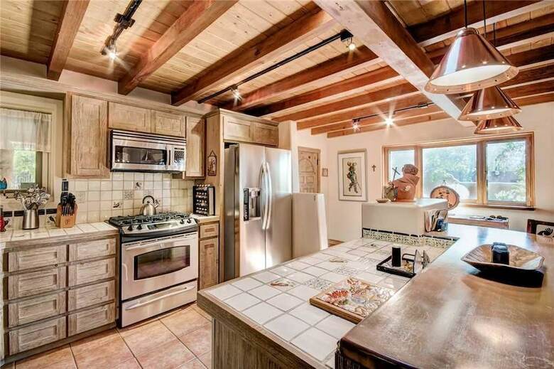 Plaza Splendor - Three Bedroom Home