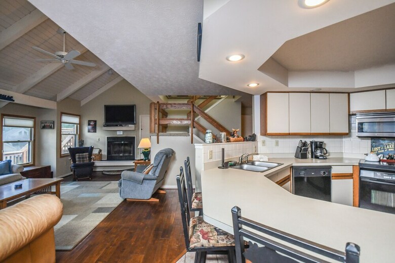 Apartamentos Bear Feet 3 Bedroom Townhome