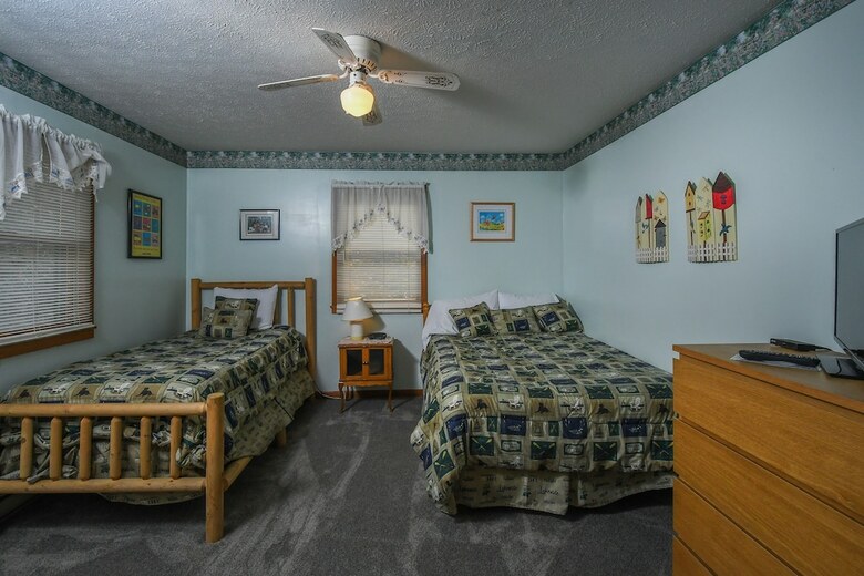 Home Sweet Cabin 4 Bedroom House