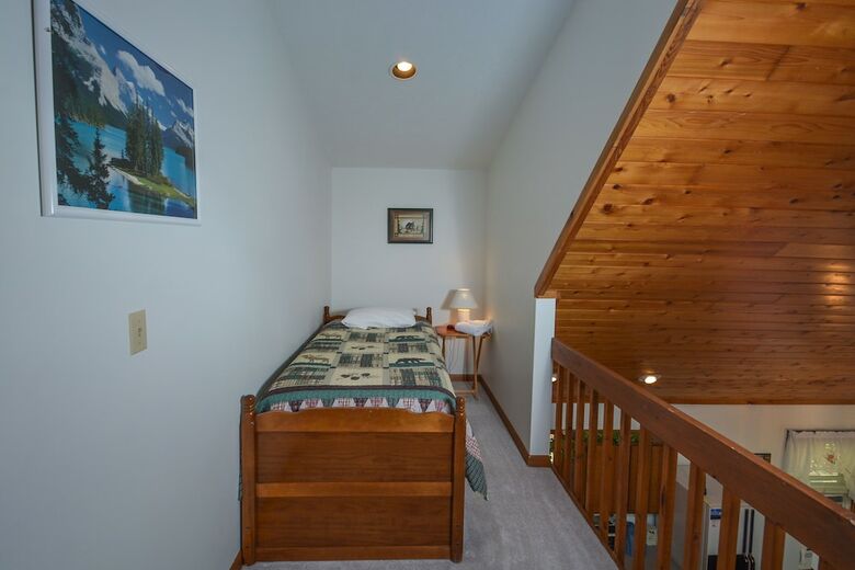 Home Sweet Cabin 4 Bedroom House