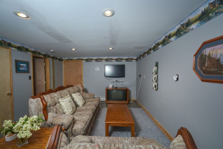 Home Sweet Cabin 4 Bedroom House
