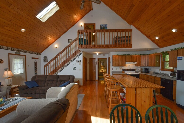 Home Sweet Cabin 4 Bedroom House