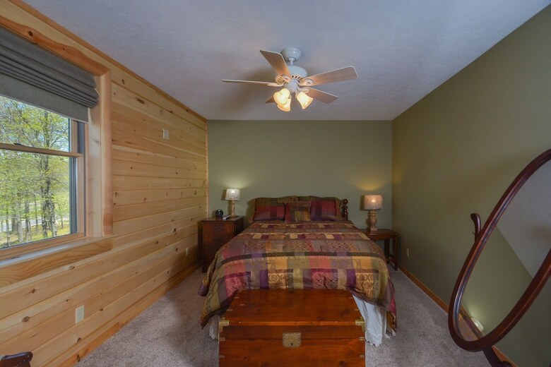 Log Me Inn 5 Bedroom House