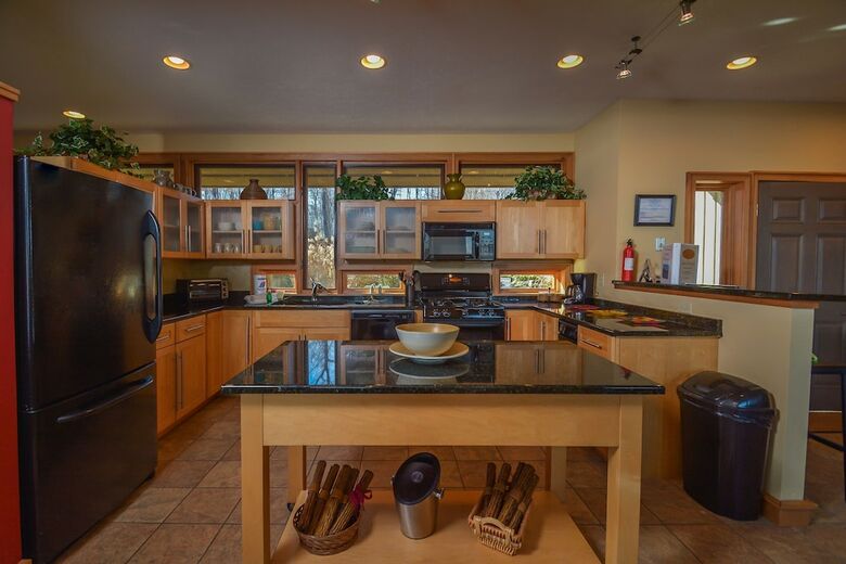 Serenity On The Mountain 4 Bedroom House