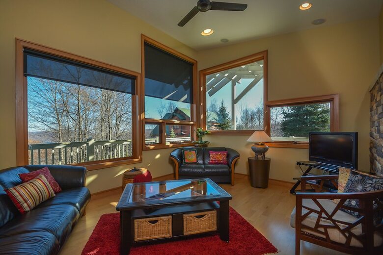 Serenity On The Mountain 4 Bedroom House