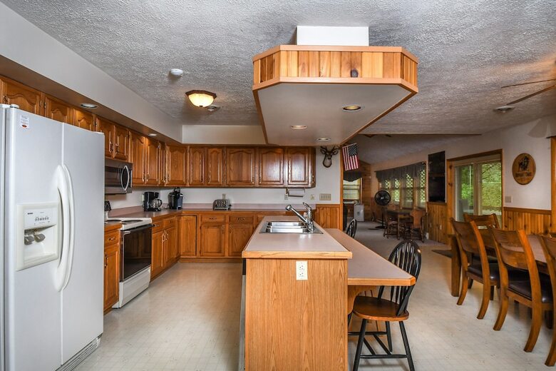 Hillside Retreat 4 Bedroom House