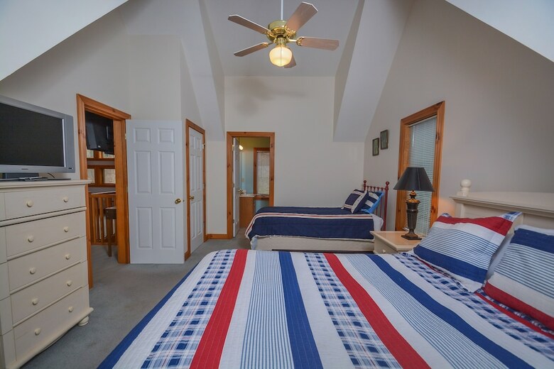 Commander's Quarters 5 Bedroom House