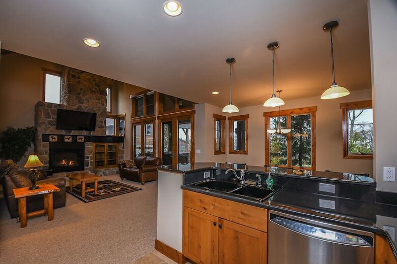 Big Sky 4 Bedroom Townhome