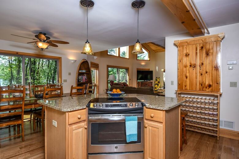 Paradise At Deep Creek 7 Bedroom House