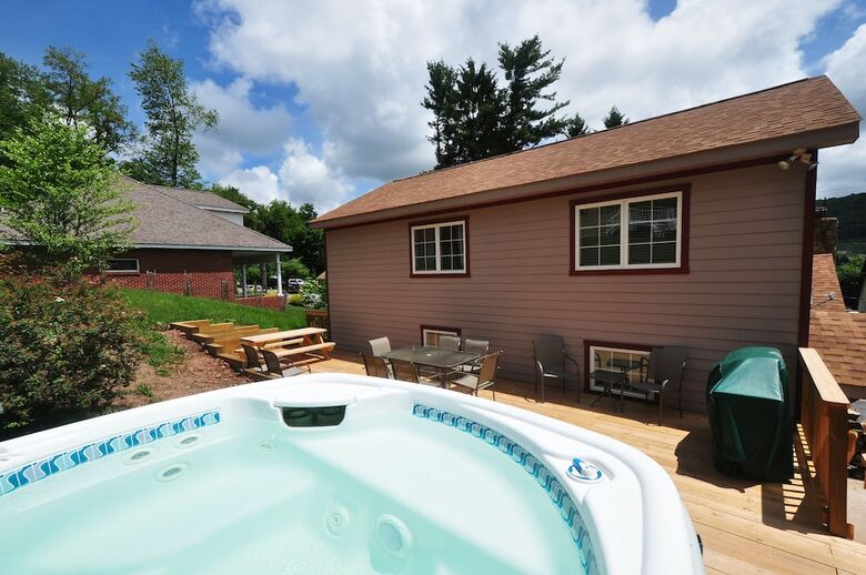Sunrise Cove 4 Bedroom House