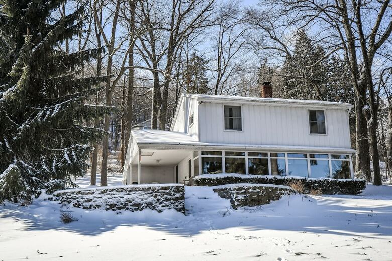 Nestled Hideaway 3 Bedroom House
