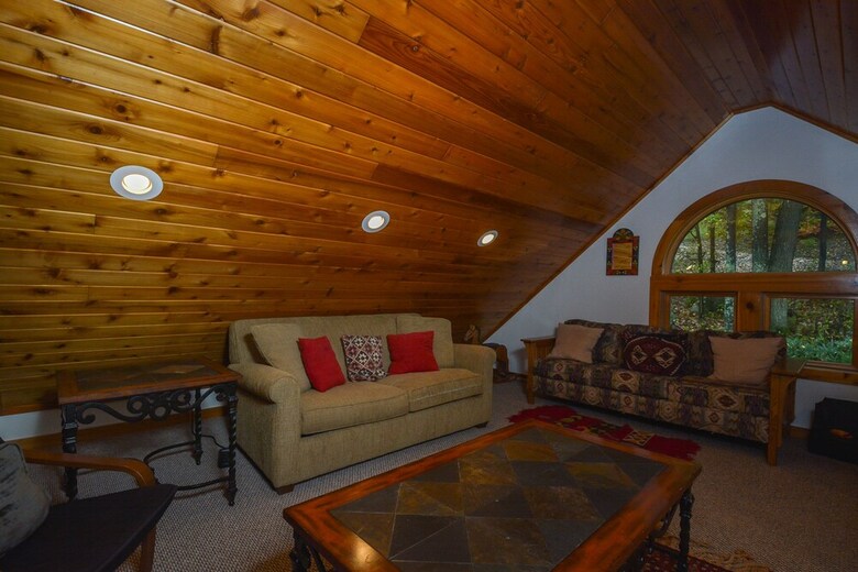 All Decked Out 4 Bedroom House
