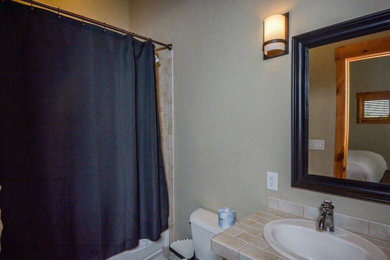 Retreat On Main Street 4 Bedroom Townhome