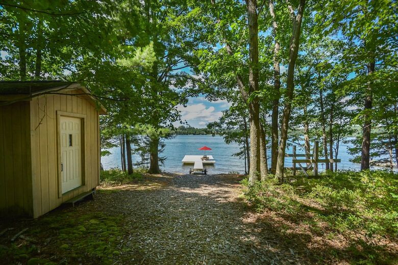 Shoreline Chateau 4 Bedroom House