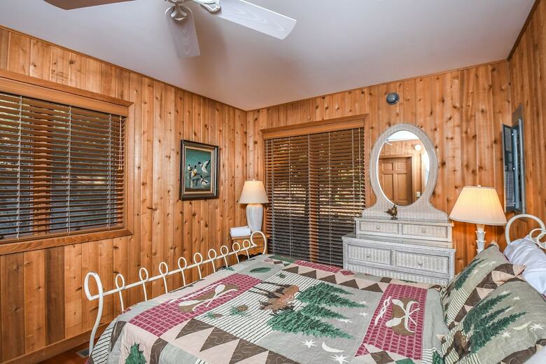 Shoreline Chateau 4 Bedroom House