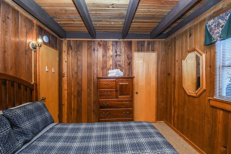 Creekside Cove 4 Bedroom House